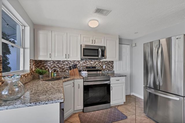 2323 DOUD STREET, Sarasota, FL 34231