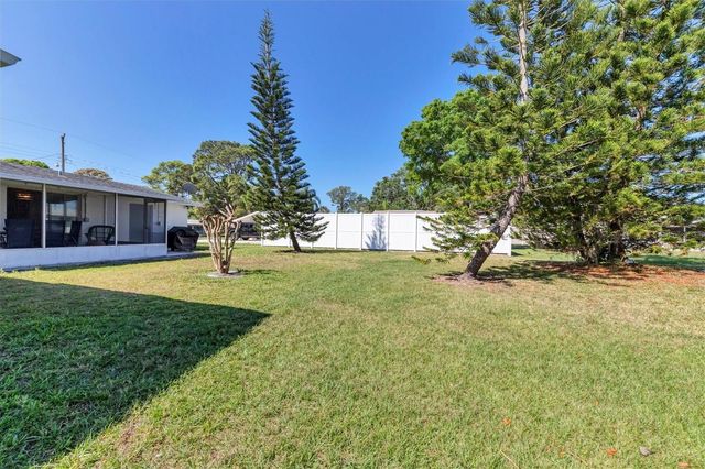 2323 DOUD STREET, Sarasota, FL 34231