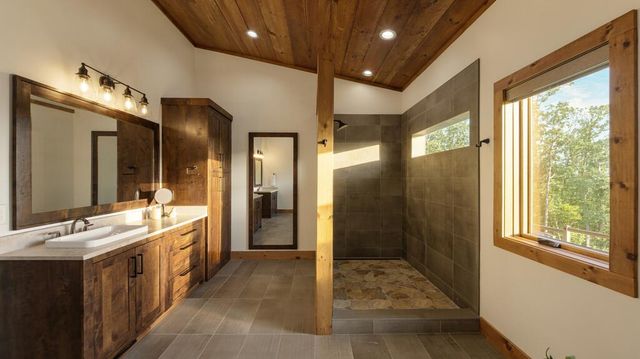 633 Wilderness Way, Blue Ridge, GA 30513