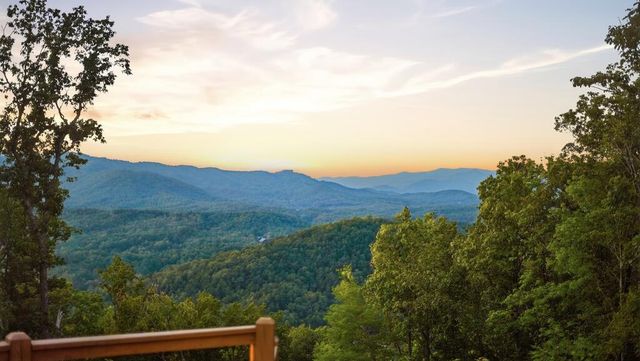633 Wilderness Way, Blue Ridge, GA 30513