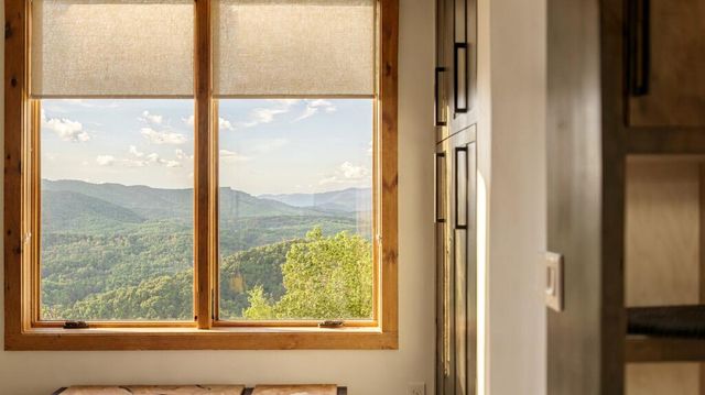 633 Wilderness Way, Blue Ridge, GA 30513