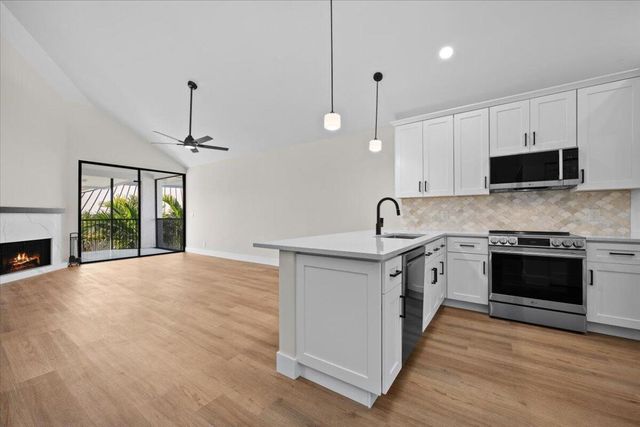 144 Bay Colony Drive N Penthouse, Juno Beach, FL 33408