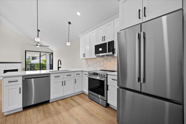 144 Bay Colony Drive N Penthouse, Juno Beach, FL 33408