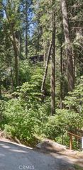 212 Knight Court, Lake Arrowhead, CA 92352