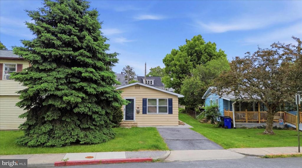 Image 1 of property listing at 860 PINE ST, Hagerstown, MD 21740