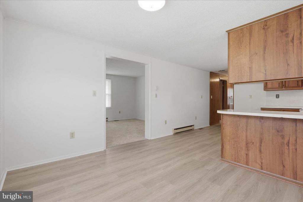 Image 10 of property listing at 860 PINE ST, Hagerstown, MD 21740