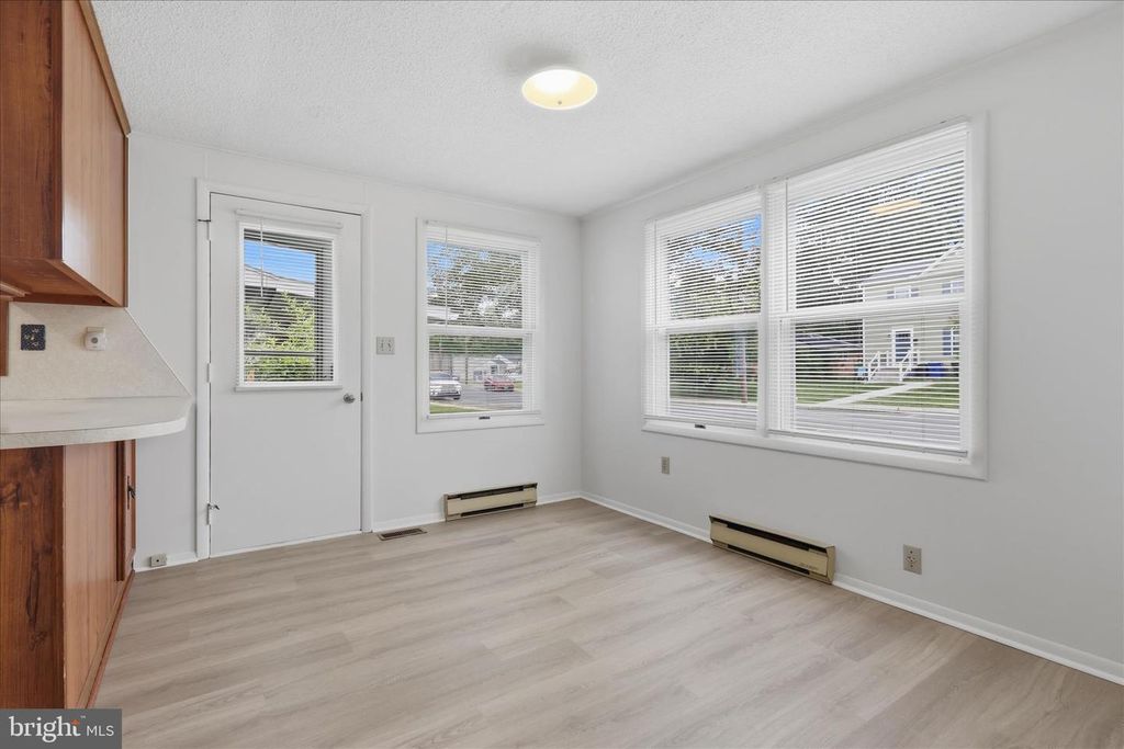 Image 12 of property listing at 860 PINE ST, Hagerstown, MD 21740