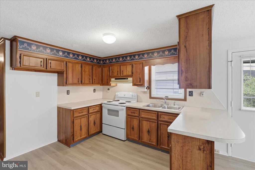 Image 13 of property listing at 860 PINE ST, Hagerstown, MD 21740