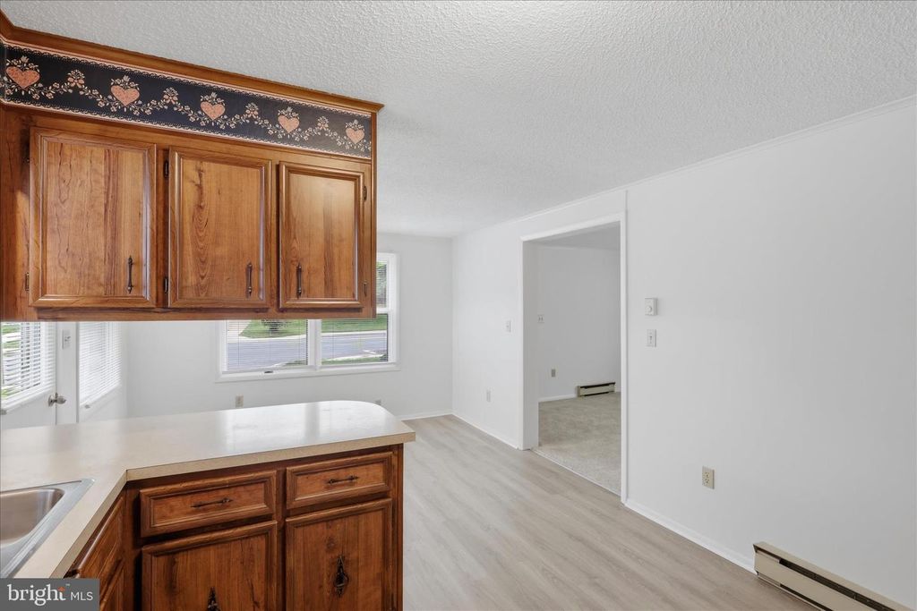 Image 16 of property listing at 860 PINE ST, Hagerstown, MD 21740