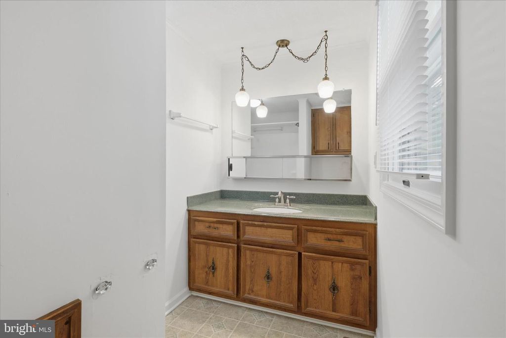 Image 19 of property listing at 860 PINE ST, Hagerstown, MD 21740