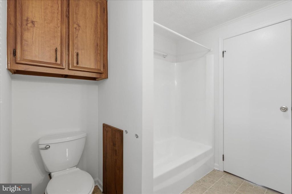 Image 20 of property listing at 860 PINE ST, Hagerstown, MD 21740