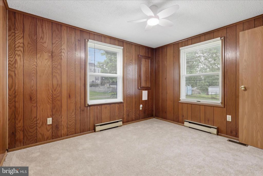 Image 22 of property listing at 860 PINE ST, Hagerstown, MD 21740