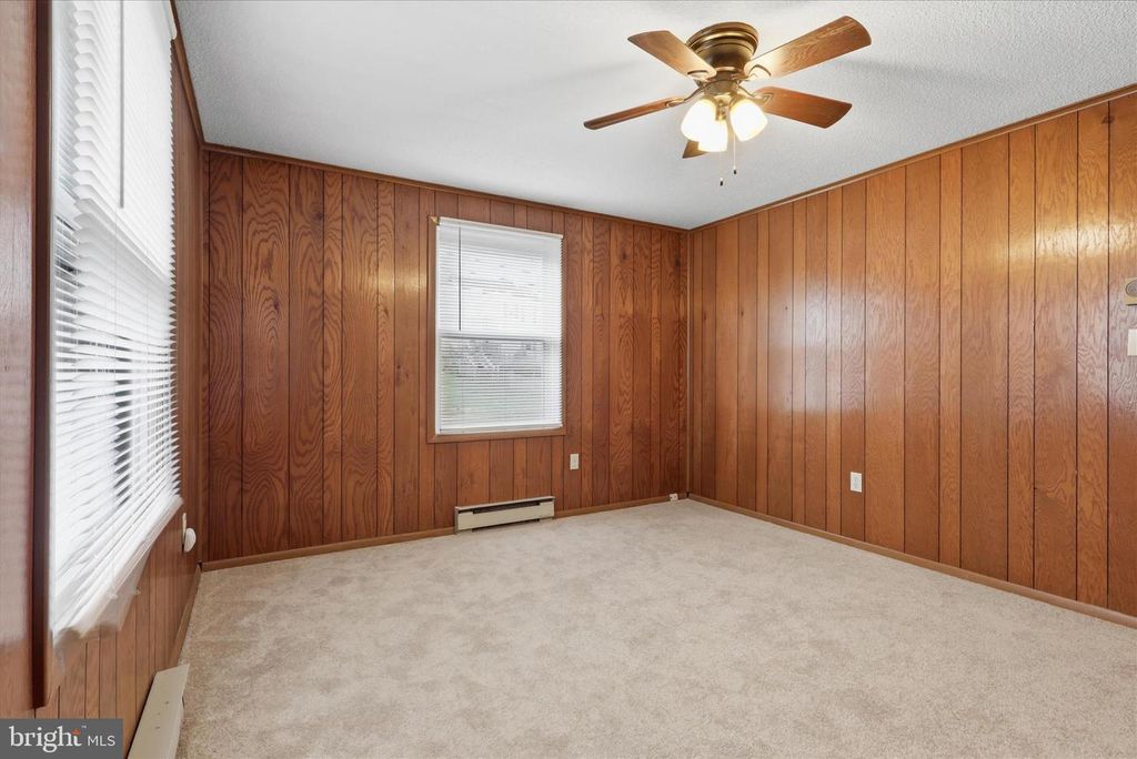 Image 24 of property listing at 860 PINE ST, Hagerstown, MD 21740