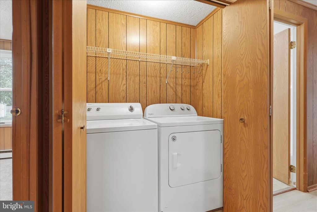 Image 27 of property listing at 860 PINE ST, Hagerstown, MD 21740