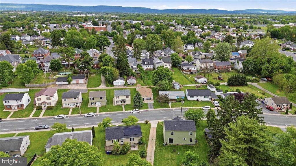 Image 35 of property listing at 860 PINE ST, Hagerstown, MD 21740