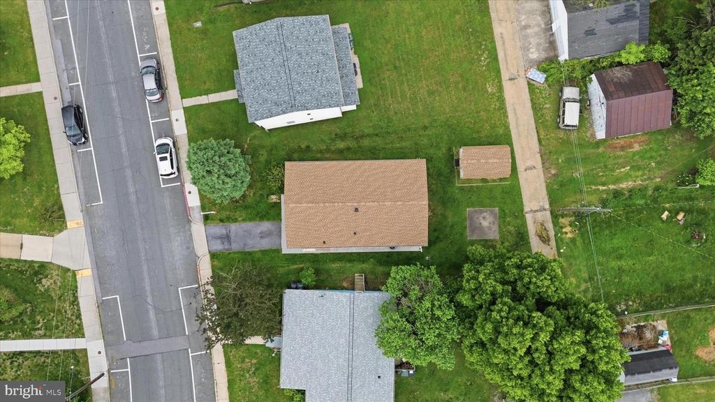 Image 36 of property listing at 860 PINE ST, Hagerstown, MD 21740