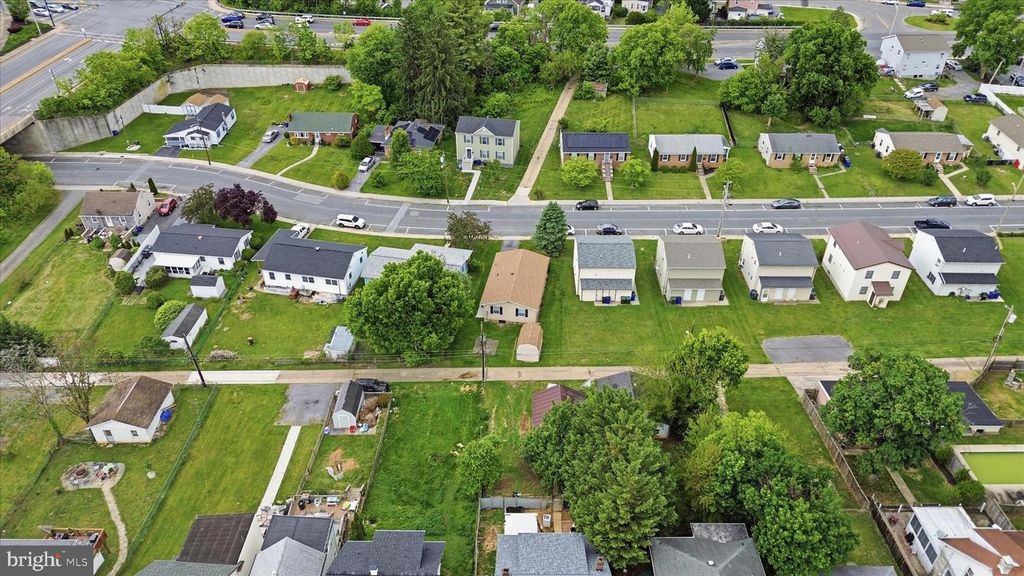 Image 38 of property listing at 860 PINE ST, Hagerstown, MD 21740