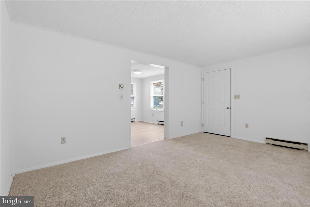 Image 7 of property listing at 860 PINE ST, Hagerstown, MD 21740