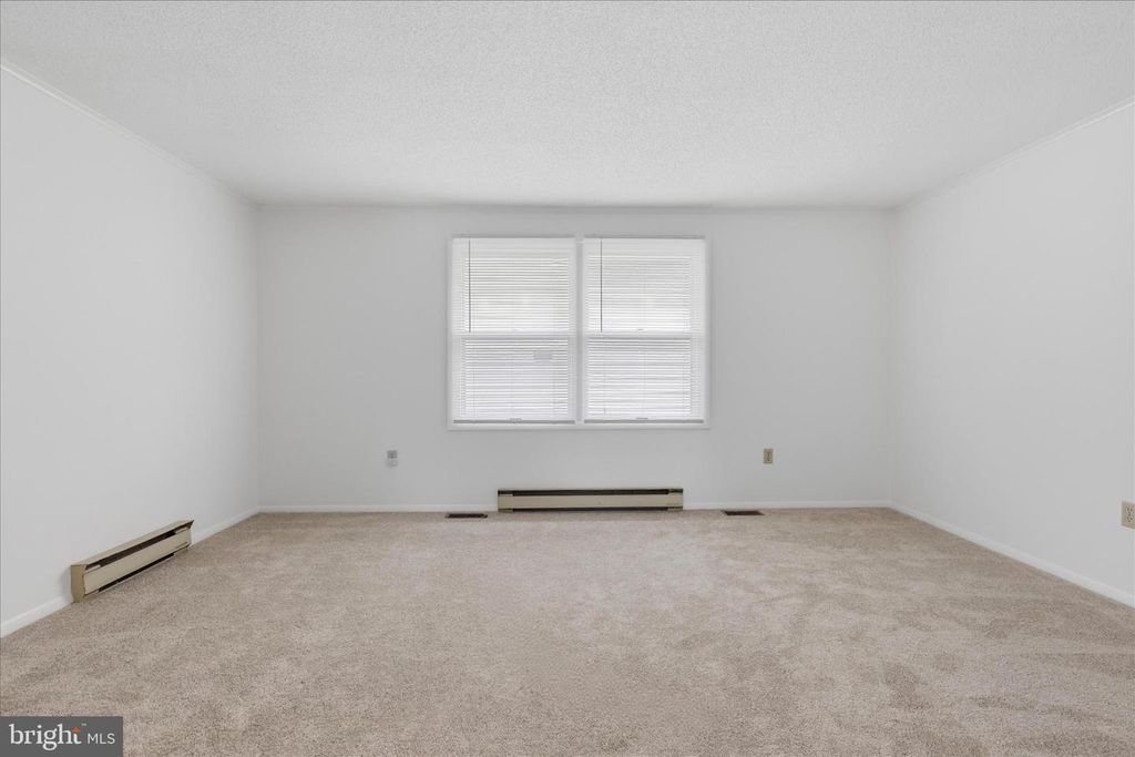 Image 8 of property listing at 860 PINE ST, Hagerstown, MD 21740