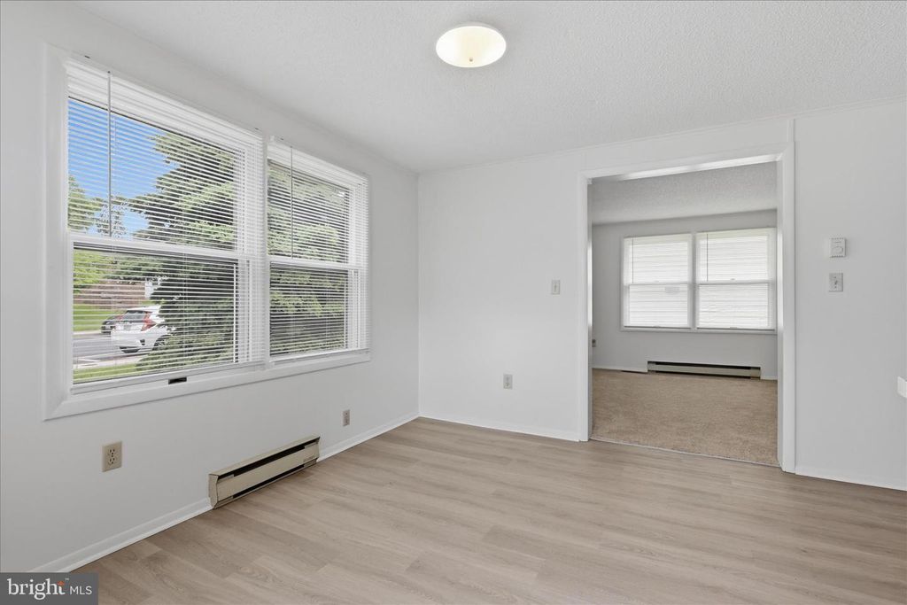 Image 9 of property listing at 860 PINE ST, Hagerstown, MD 21740