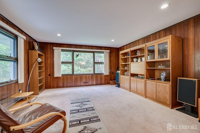 77 Woodside Avenue, Metuchen, NJ 08840