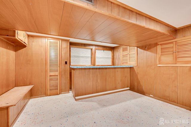 77 Woodside Avenue, Metuchen, NJ 08840