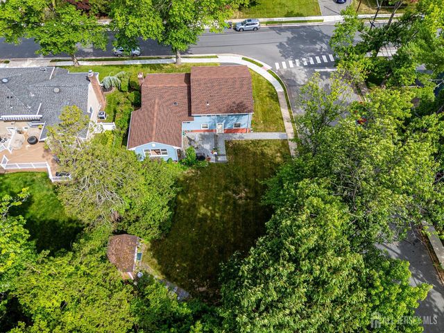 77 Woodside Avenue, Metuchen, NJ 08840