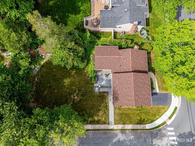 77 Woodside Avenue, Metuchen, NJ 08840