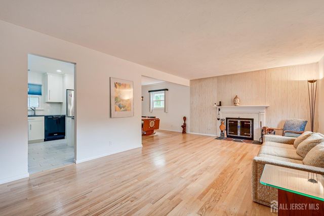 77 Woodside Avenue, Metuchen, NJ 08840