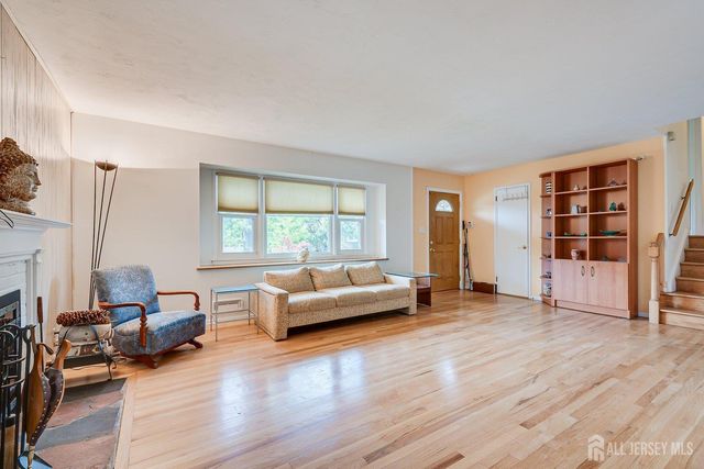 77 Woodside Avenue, Metuchen, NJ 08840