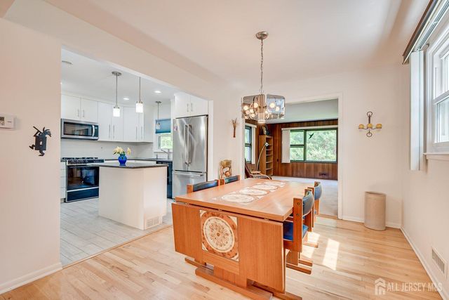 77 Woodside Avenue, Metuchen, NJ 08840