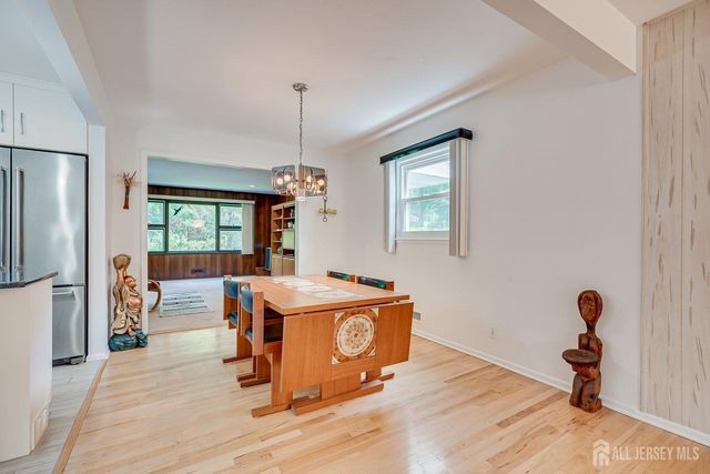 77 Woodside Avenue, Metuchen, NJ 08840