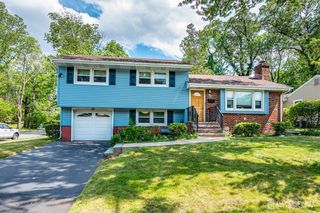77 Woodside Avenue, Metuchen, NJ 08840
