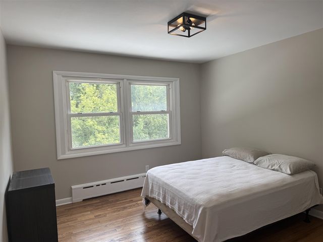 1122 W Green Street, Hastings, MI 49058