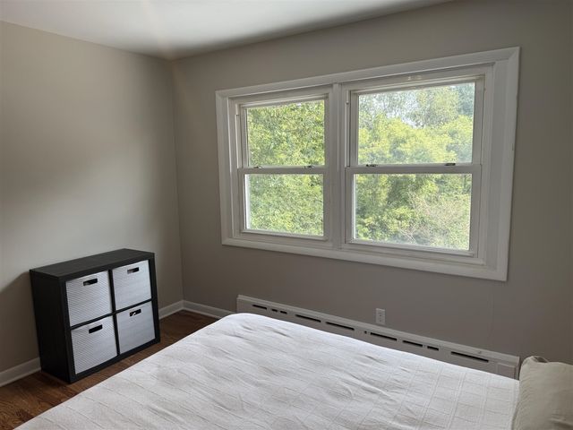 1122 W Green Street, Hastings, MI 49058