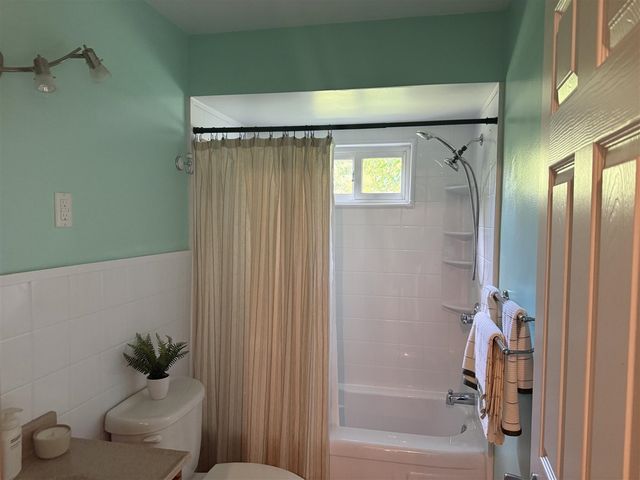 1122 W Green Street, Hastings, MI 49058