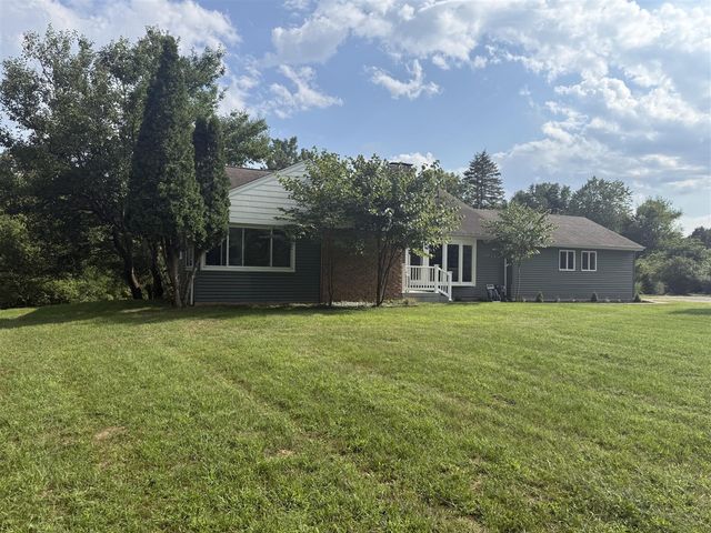 1122 W Green Street, Hastings, MI 49058
