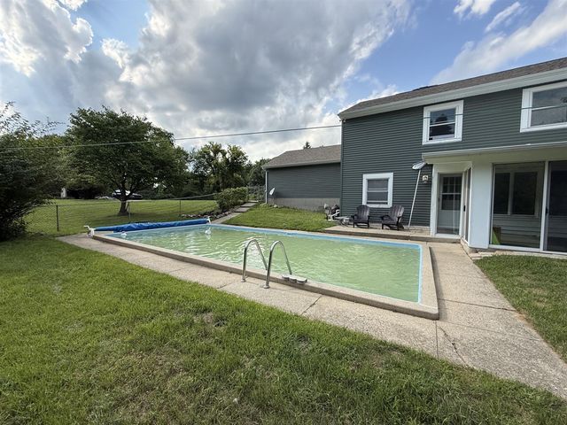 1122 W Green Street, Hastings, MI 49058