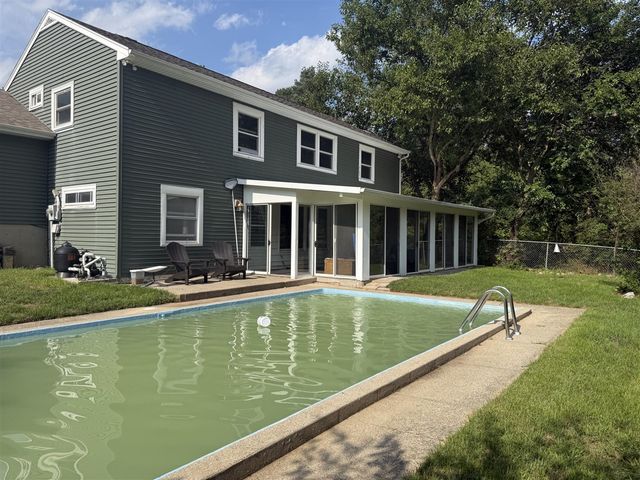1122 W Green Street, Hastings, MI 49058
