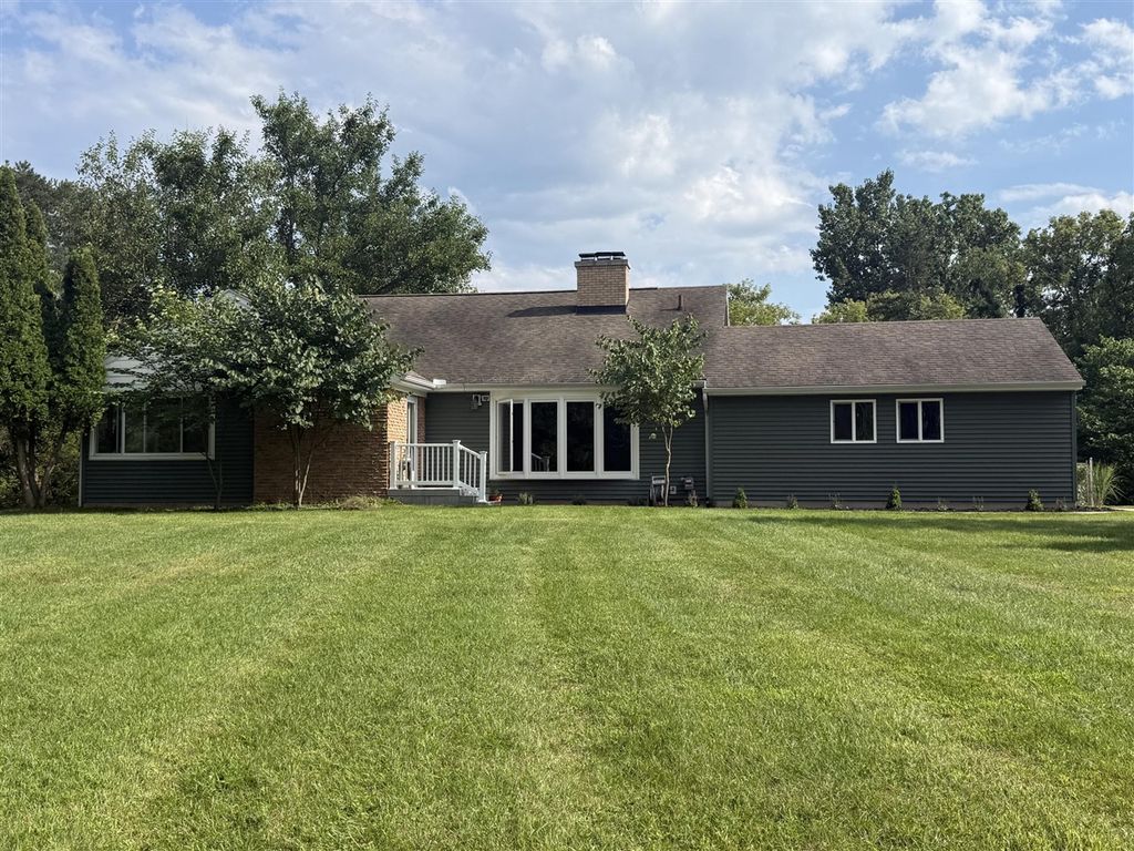 1122 W Green Street, Hastings, MI 49058