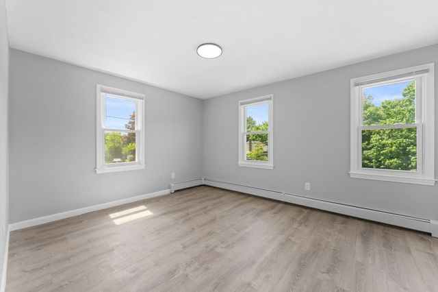 5 Tuckoosa Cir, Bridgewater, MA 02324