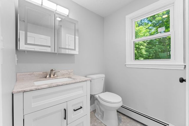 5 Tuckoosa Cir, Bridgewater, MA 02324