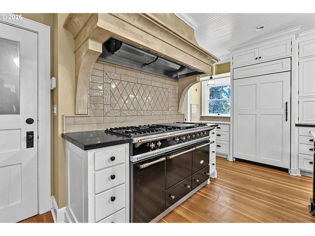 1610 CAL YOUNG Rd, Eugene, OR 97401