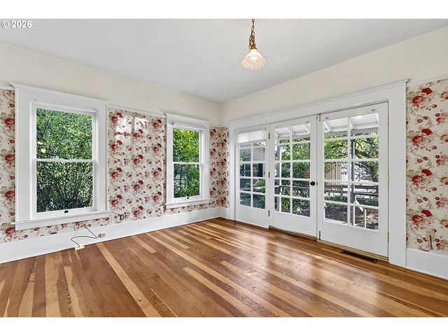 1610 CAL YOUNG Rd, Eugene, OR 97401