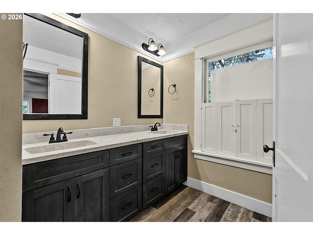1610 CAL YOUNG Rd, Eugene, OR 97401