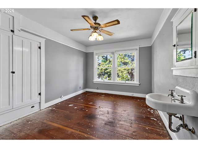 1610 CAL YOUNG Rd, Eugene, OR 97401