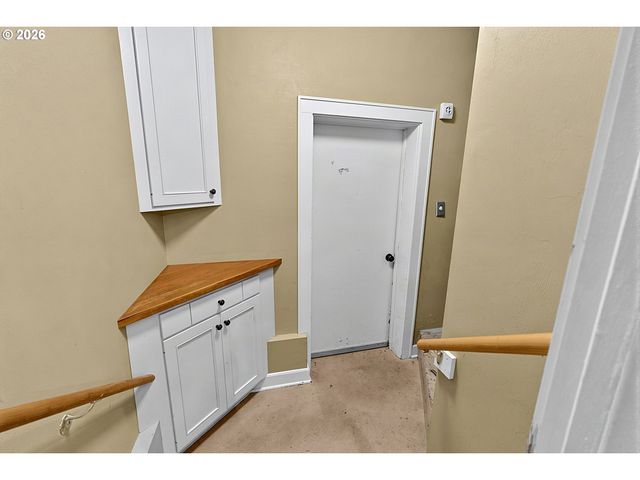 1610 CAL YOUNG Rd, Eugene, OR 97401