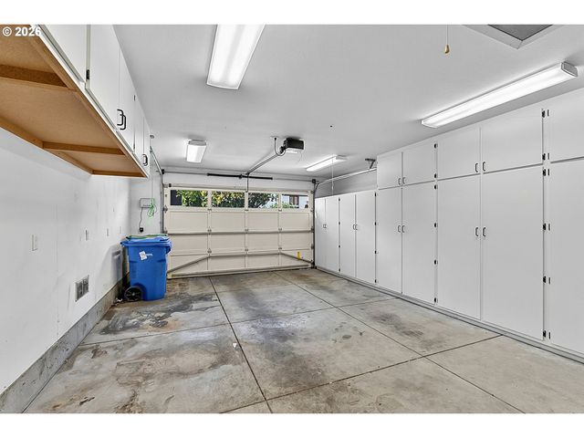 1610 CAL YOUNG Rd, Eugene, OR 97401