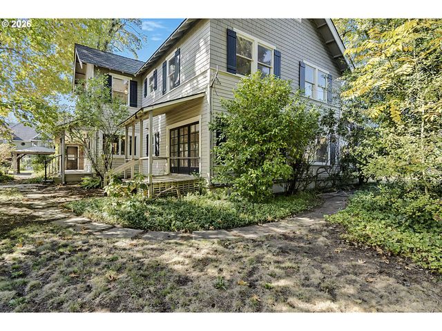 1610 CAL YOUNG Rd, Eugene, OR 97401
