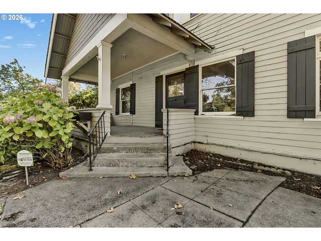 1610 CAL YOUNG Rd, Eugene, OR 97401